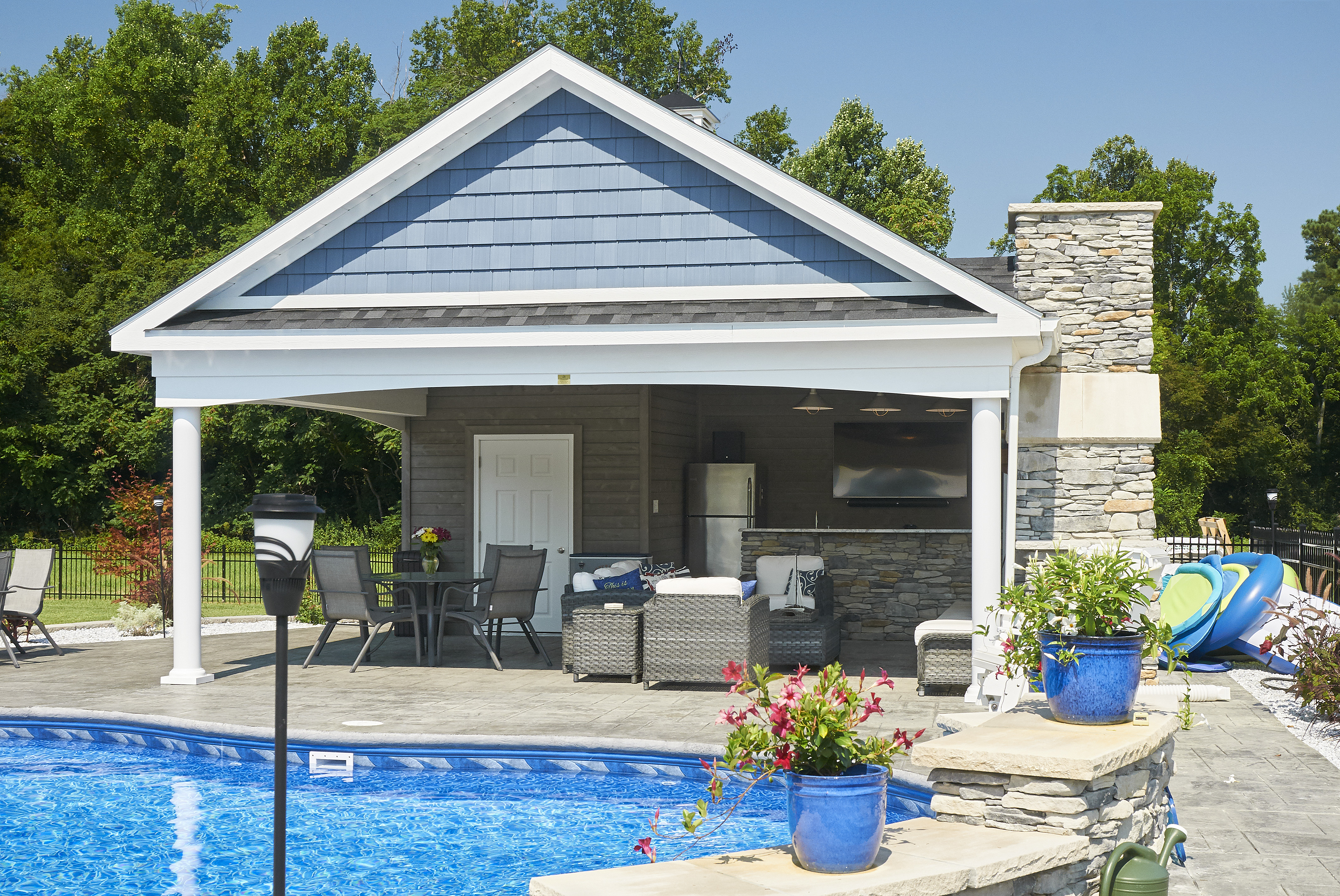pool houses, cabanas, pool sheds & pool side bars