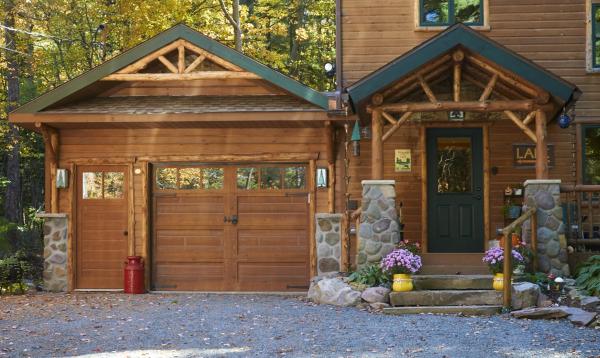 16' x 24' Custom Garage (wood siding)