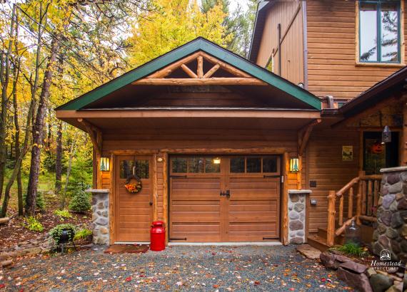 16' x 24' Custom log cabin-inspired garage in the Poconoes