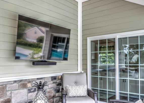 Porch area of 16' x 20' Wellington Pool House in Royersford PA