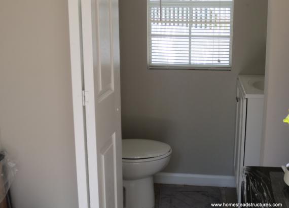 Siesta Poolside Bathroom