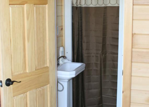 Full bathroom in tiny house